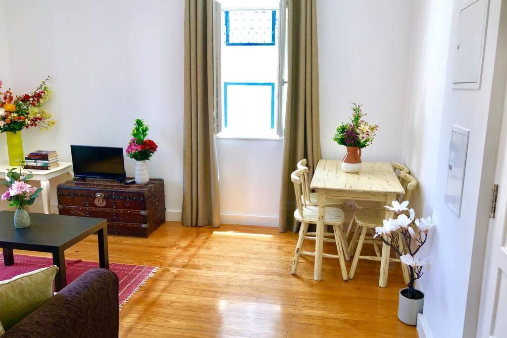 Apartment 32 2 - Heart Of Private Apartment, Bairro Alto Lissabon