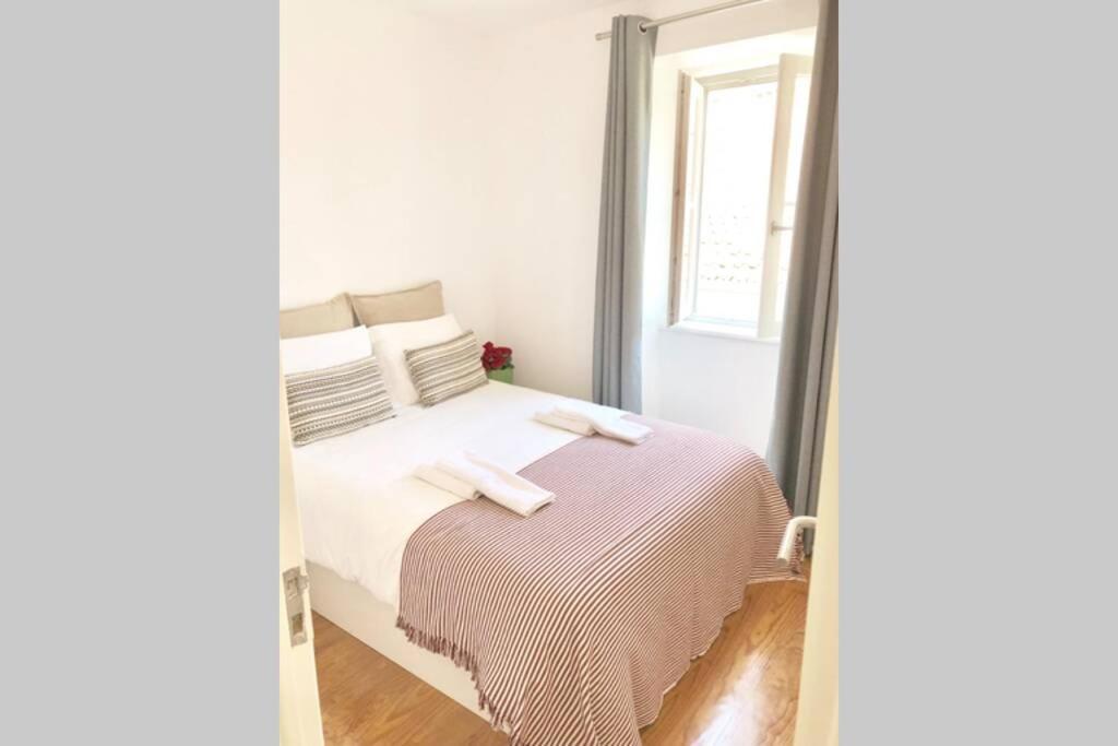 Apartment 32 2 - Heart Of Private Apartment, Bairro Alto Lissabon