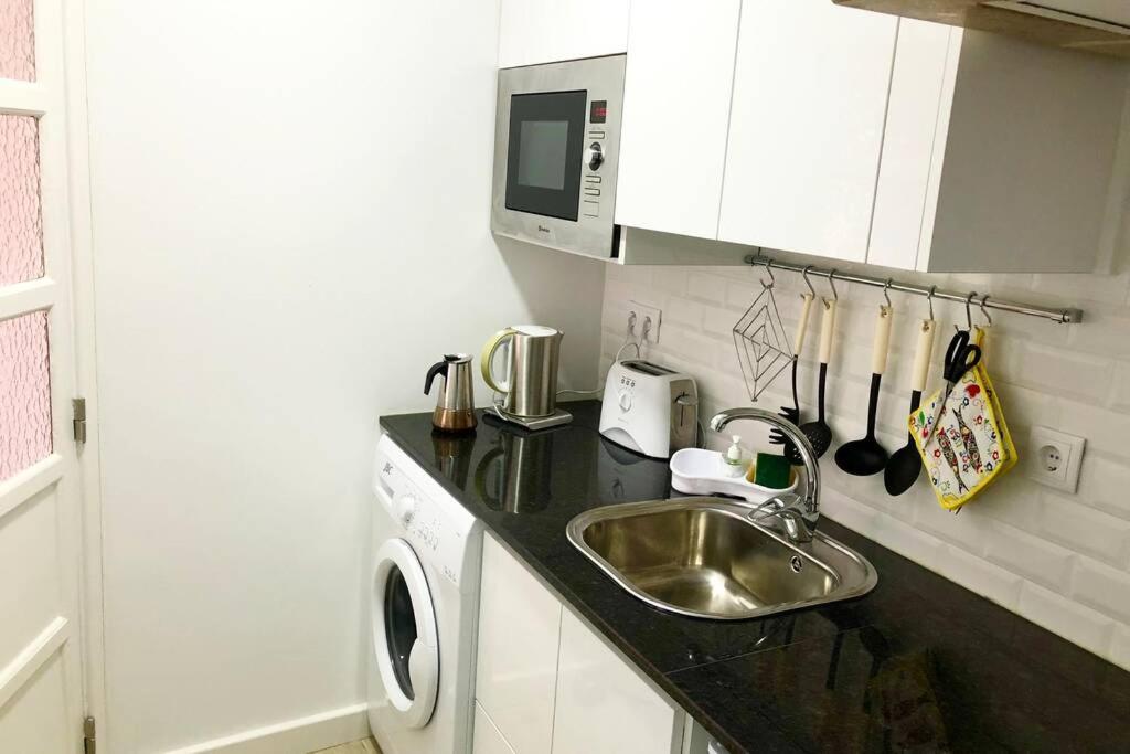Apartment 32 2 - Heart Of Private Apartment, Bairro Alto Lissabon