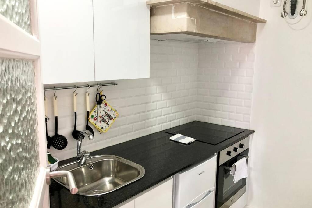 32 2 - Heart Of Private Apartment, Bairro Alto Lissabon